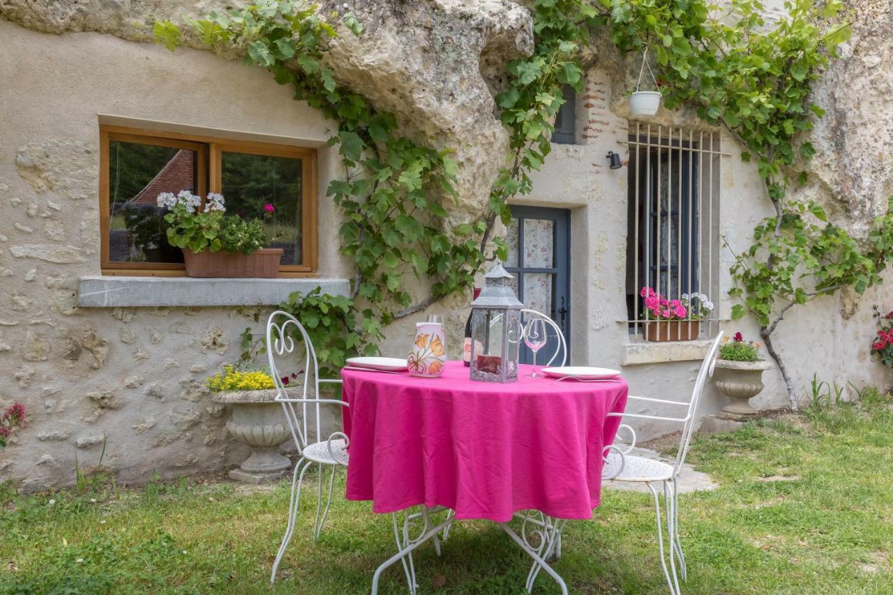 Gite De La Rochere Noizay Exterior foto